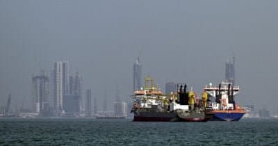 Shipping Traffic in Hormuz Falls Dramatically as Iran Demands Bitcoin Toll Payments