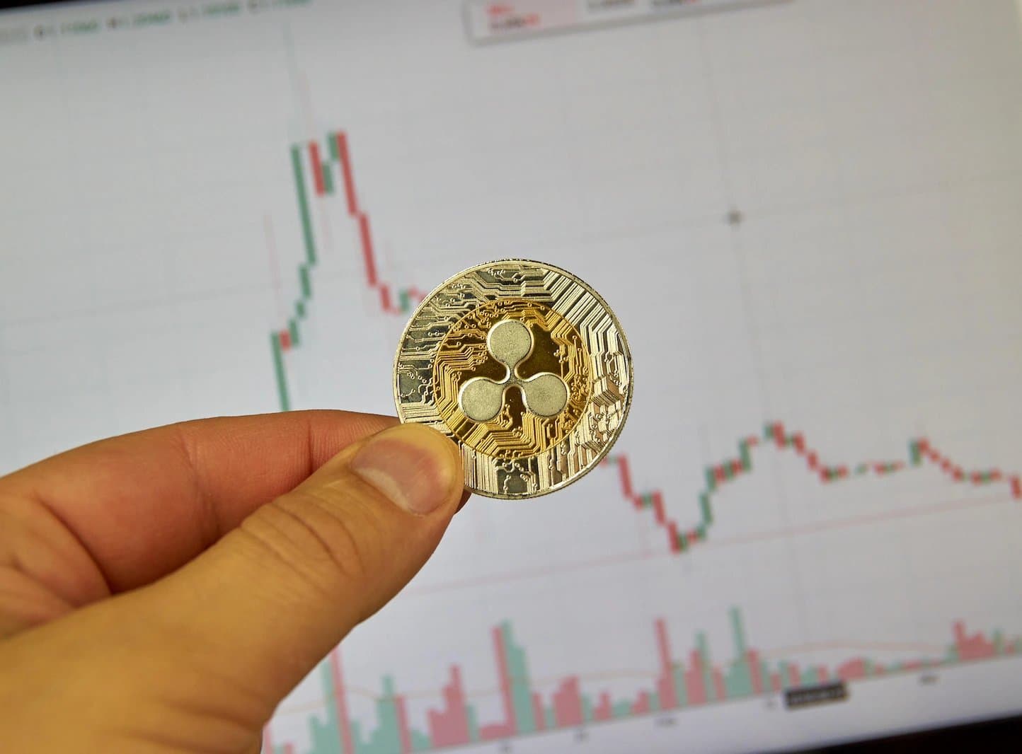 XRP Could Surge to $1.35, Analyst Reveals Key Conditions