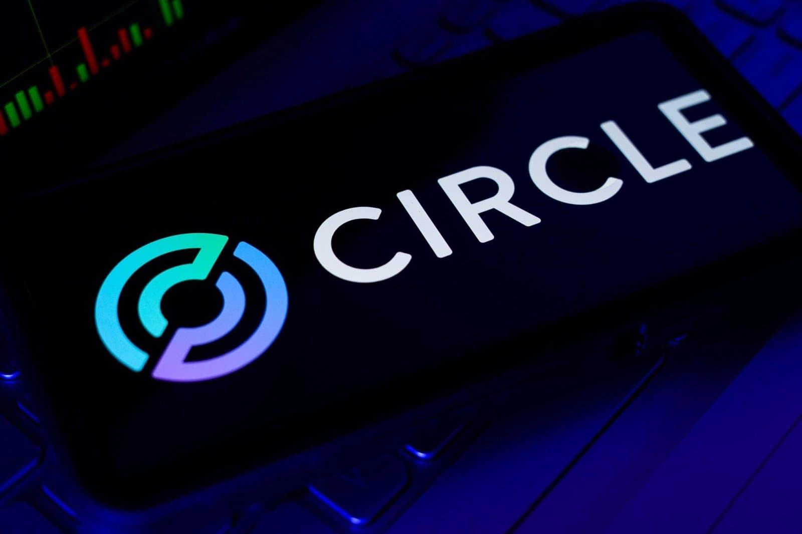Ark Invest Increases Circle Holdings with $14M Purchase and Reduces Robinhood Shares