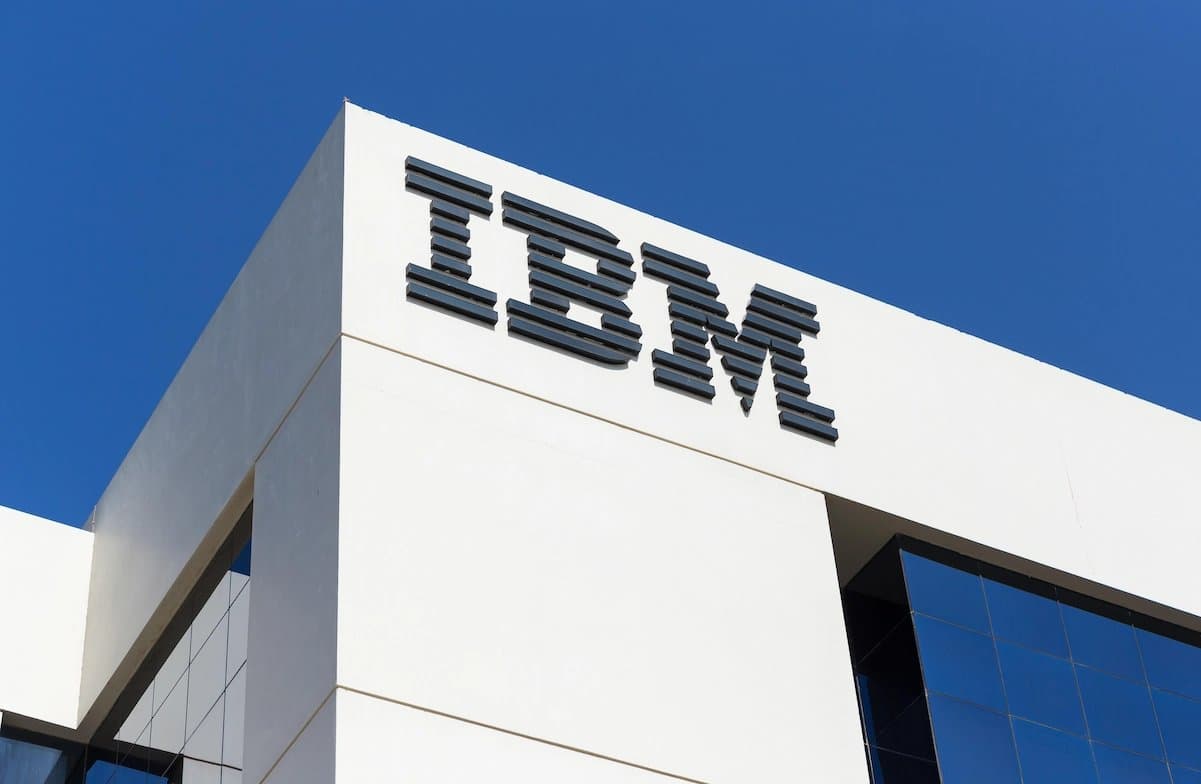 Top Analyst Lowers IBM Stock Forecast Amid Market Concerns