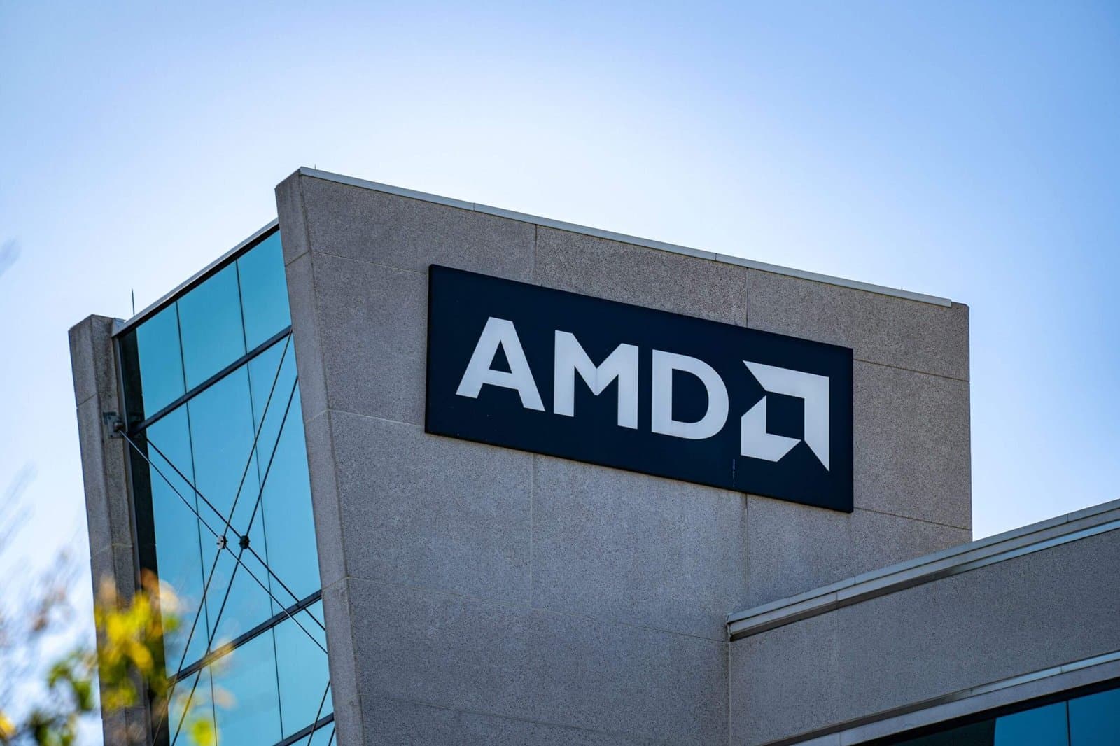 AMD Shares Climb as Analysts Boost Price Targets